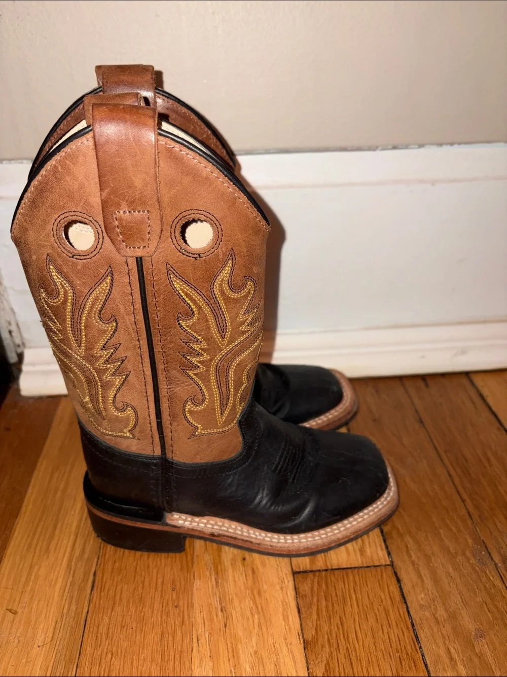 Cody James Two-Tone Brown and Black Leather Cowboy Boots